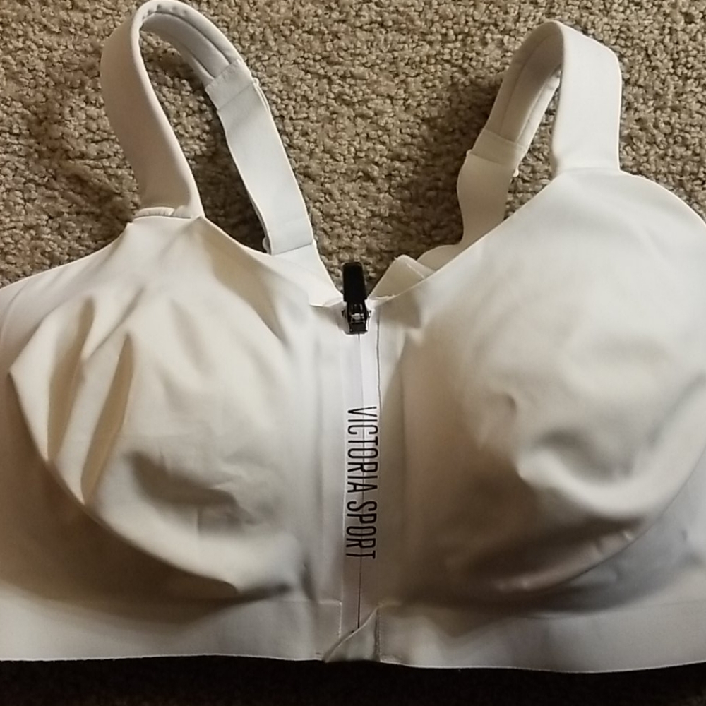 Victoria's secret sports bra 36DDD